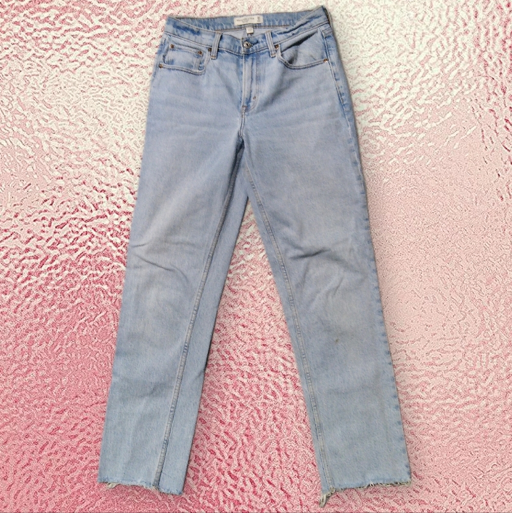 Abercrombie & Fitch Straight Mid Rise Jean